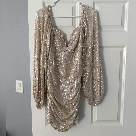 Vici Draw Attention Sequin Bodycon Dress - Picture 2 of 5